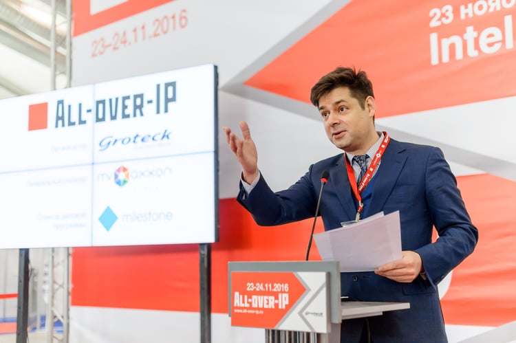 2017-aoip-am-speaking.jpg